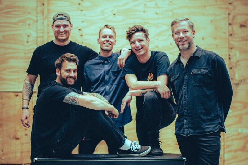 Bayline share new single 'Sound The Alarm'